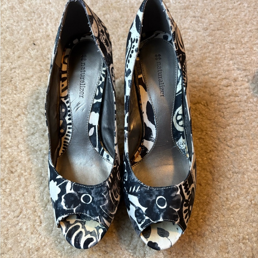 Naturalizer Black and White Floral Heels